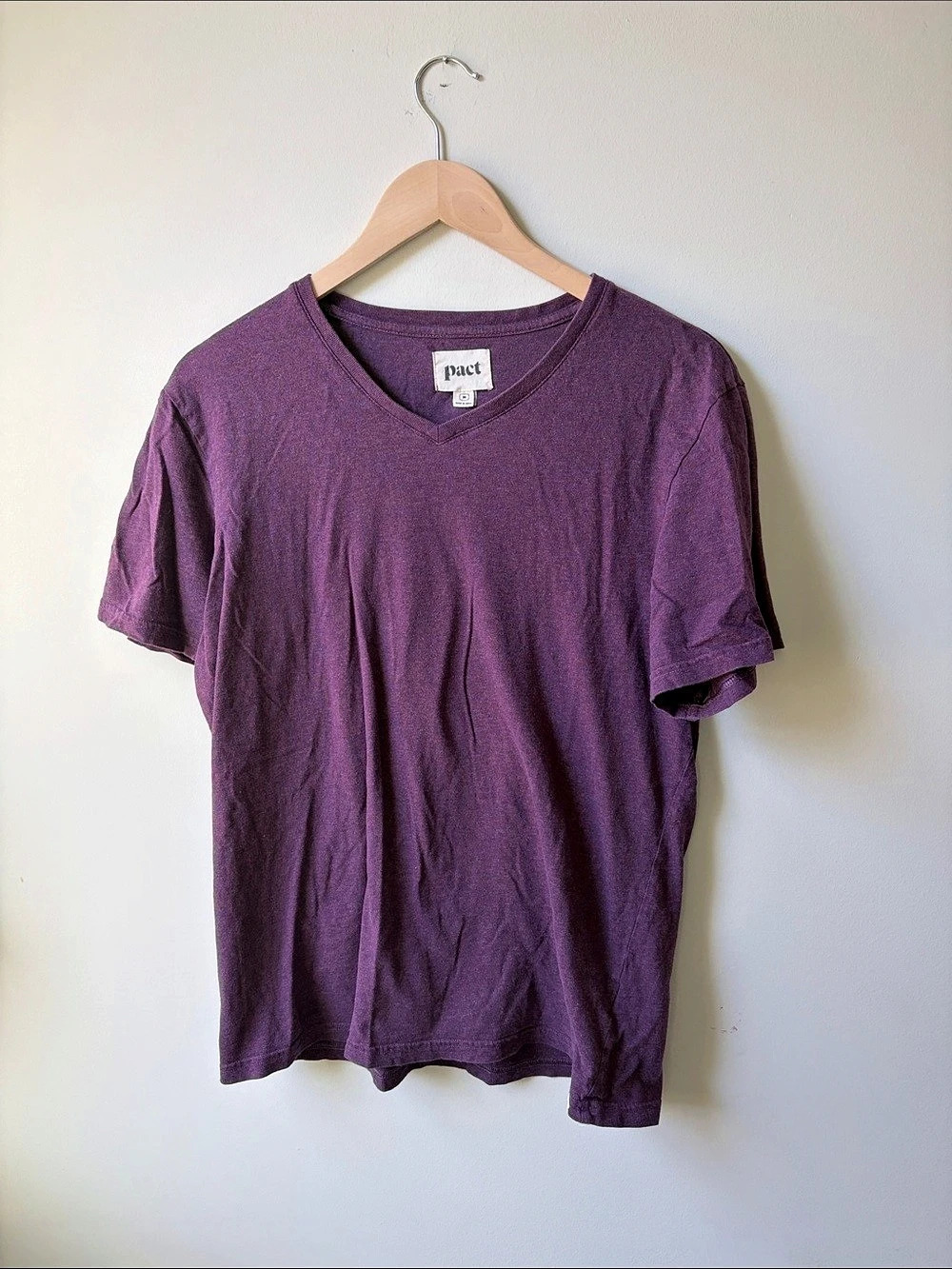 Pact Organic Softspun Essential V-Neck Tee Purple M